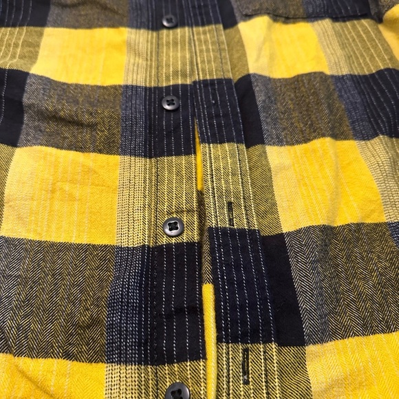 The North Face Plaid Yellow and Black Casual Button Down Shirt Men’s Small - Picture 4 of 7